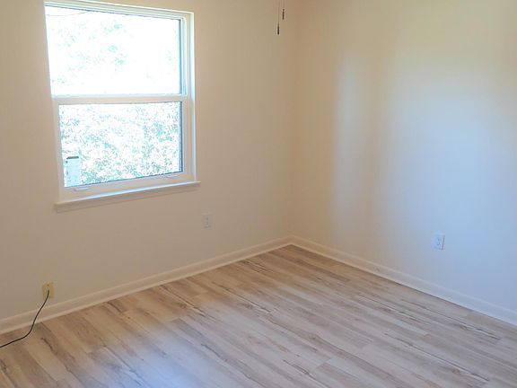 2nd image of 317 Sikes Cir
