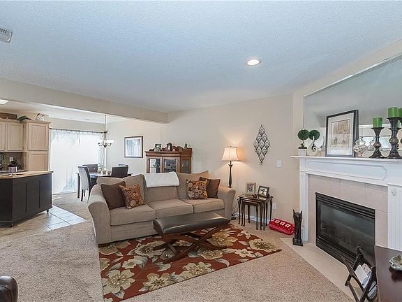 3rd image of 1411 SE Norwood Dr #157A