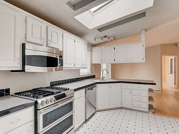 3rd image of 635 Olympic View Dr