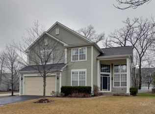 1977 S Hawk Ct, Libertyville, IL