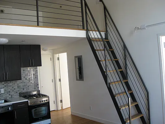 Rented by Joel Weisz, LREB | media 26
