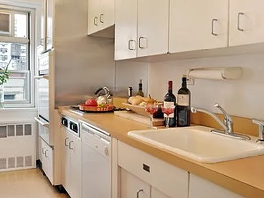 Sold by Corcoran | media 3