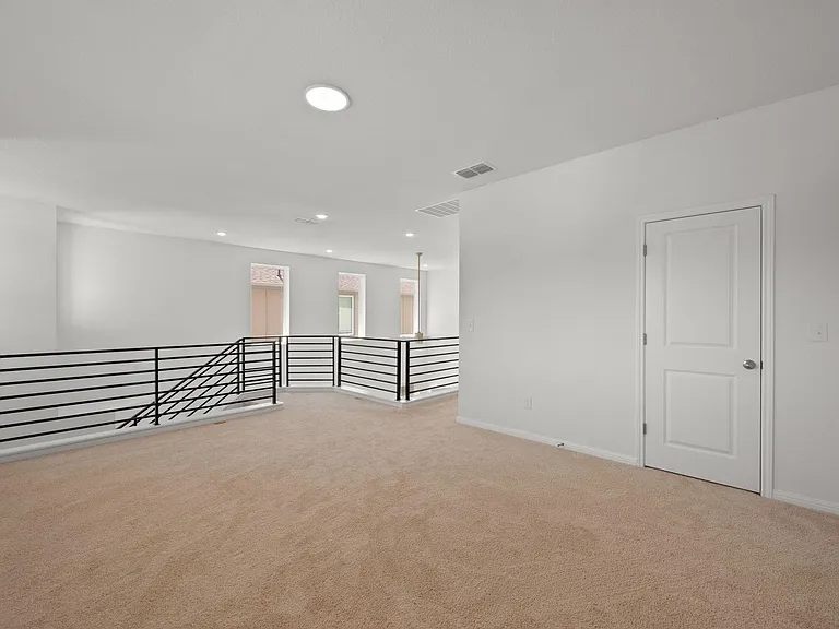 185 Jackman Dr — Photo 16