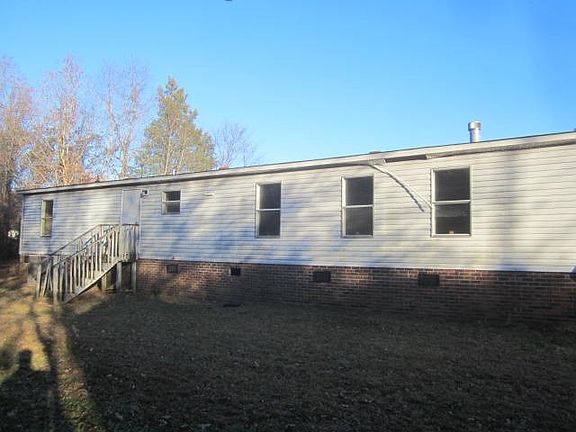 5th image of 400 Blue Grass Dr