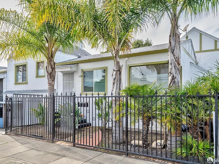 6029 Macarthur Blvd — Photo 21