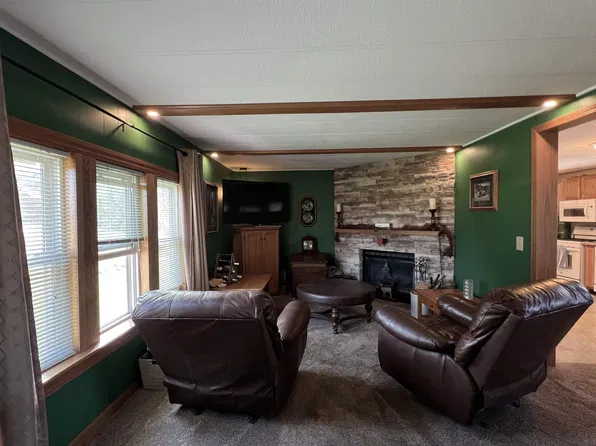 240 Ridgewood Dr, Viroqua, WI 54665