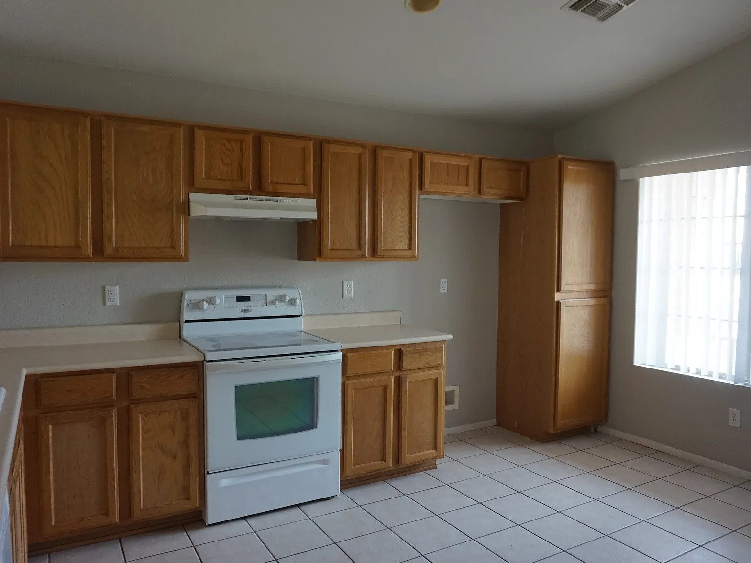 4 bed, 1537 sqft, $2,000 — Photo 3