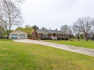 901 Center St, Haw River, NC 27258