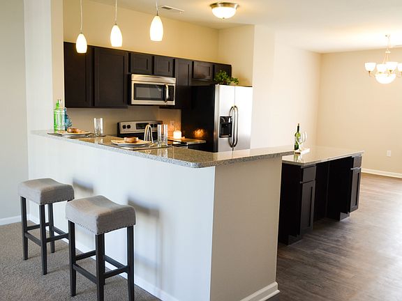 Breakfast Bar Overlooking the Kitchen!