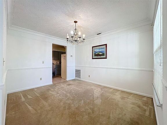 3rd image of 117 Red Rose Cir