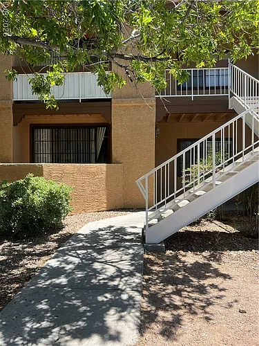 5166 S Jones Blvd #101 Photo 1
