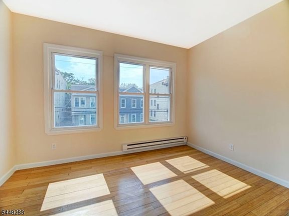 5th image of 179 22nd St #4