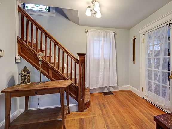 2nd image of 150 Berwyn St