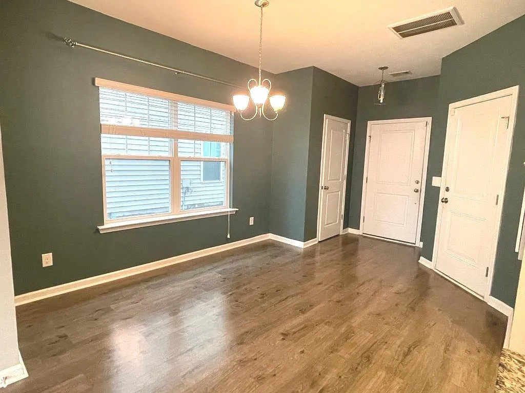 112 Brewers Oak Ln — Photo 4