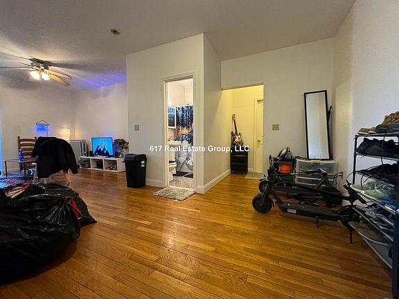 2nd image of 33 Egremont Rd APT 2