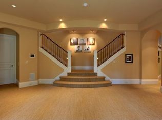 1300 Fairway Rd, Lake Oswego, OR 97034