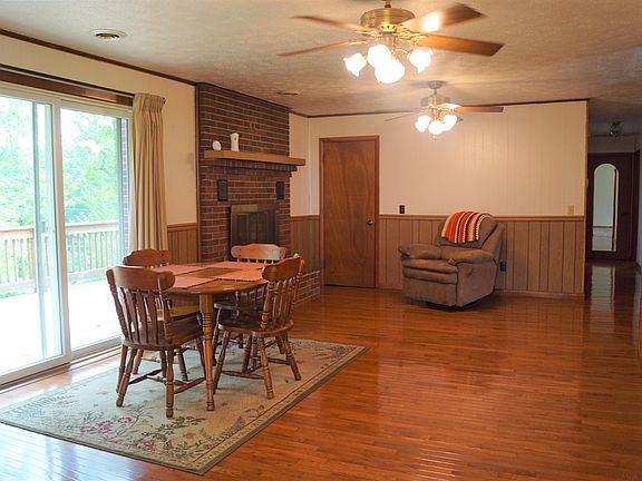 5th image of 225 Apple Dr SE