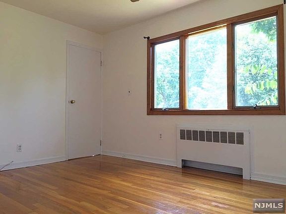 Bedroom #1 - 1st floor