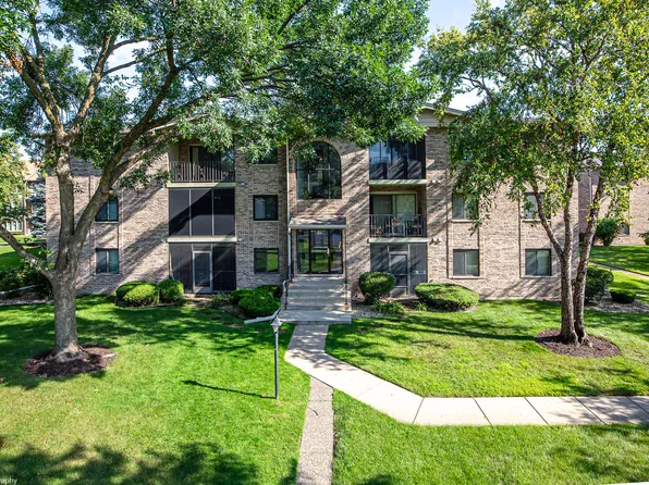 4926 134th St APT 201, Crestwood, IL 60418
