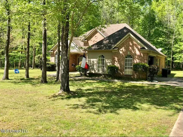 88 Timber Ridge Dr, Byhalia, MS 38611