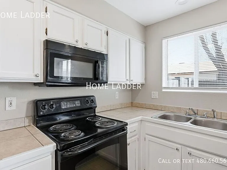 1724 W Carol Ave #A — Photo 10