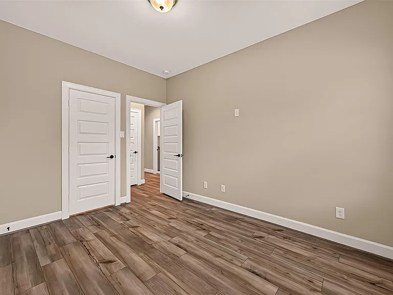 4309 Dickson St #B — Photo 32