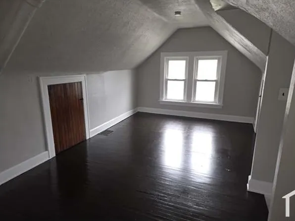 2184 W 100th St #Up, Cleveland, OH 44102