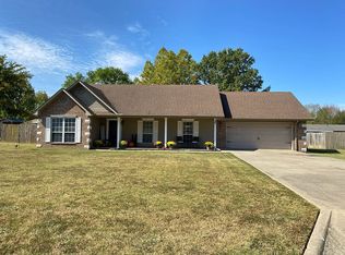 807 N Melba Denton Ln, Sallisaw, OK 74955