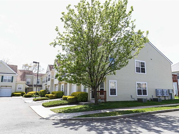 3rd image of 64 E Woodland Ave #C64