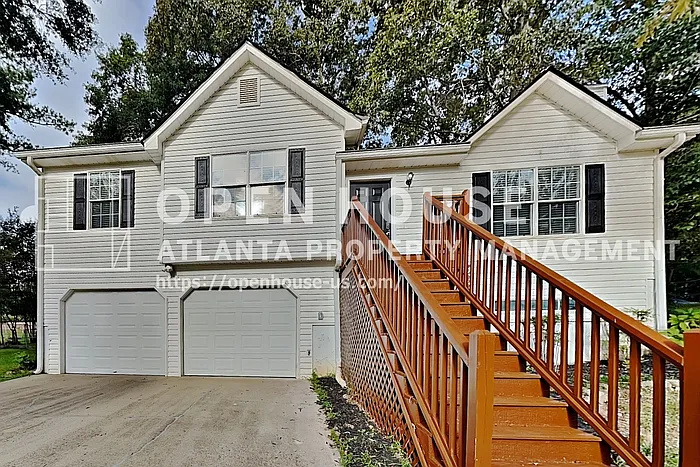 3 bed, 2.0 bath, 1259 sqft, $1,725 — Photo 1
