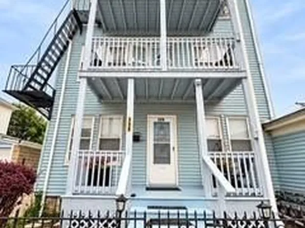 398 Willow St Floor 1, Woonsocket, RI 02895