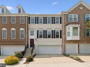 2402 Huntington Park Dr, Alexandria, VA 22303