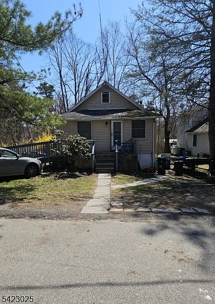 2nd image of 5 Banker Rd