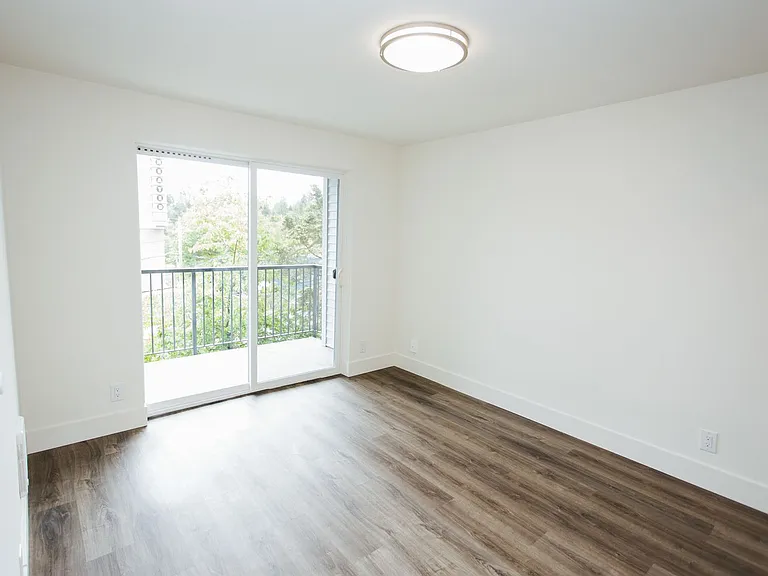 Maple Leaf Residences — Photo 7