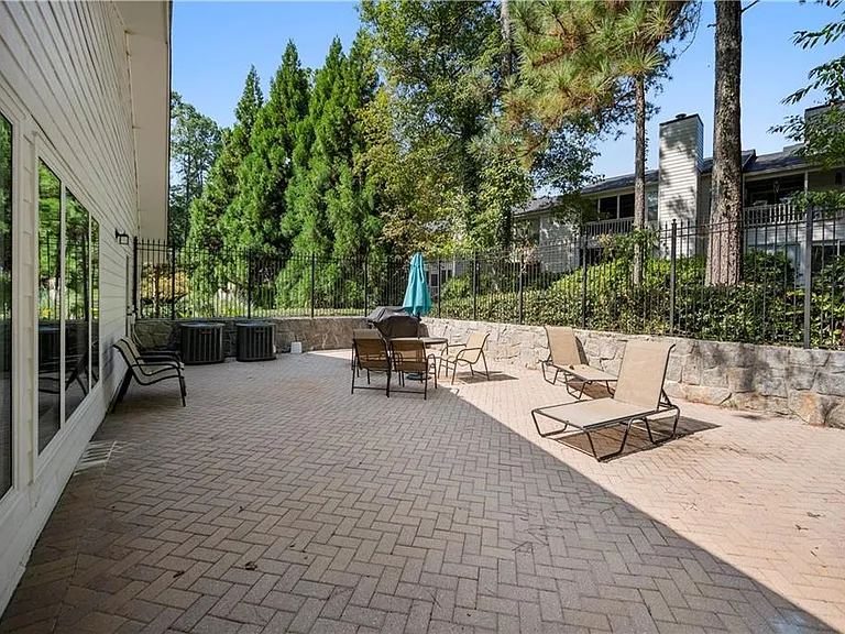 44 Rumson Ct SE — Photo 31