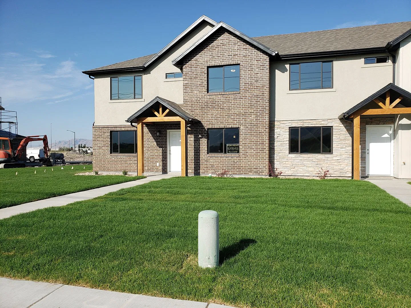 Beautiful 4 Bed, 2.5 Bath Home in Springville December Rent FREE! — Photo 2
