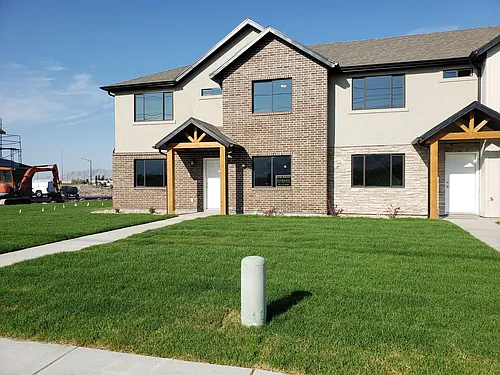 546 N 1300 W Photo 1
