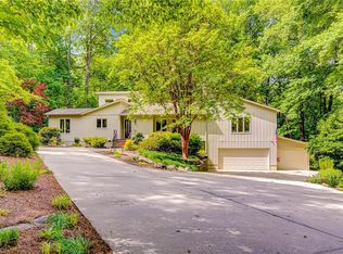 8005 Eastridge Rd, Oak Ridge, NC 27310