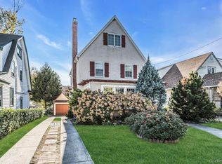 4172 Glenwood St, Flushing, NY 11363