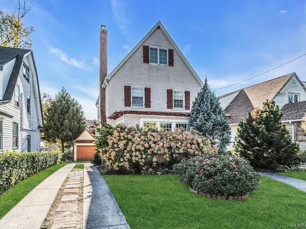 4172 Glenwood Street, Little Neck, NY 11363