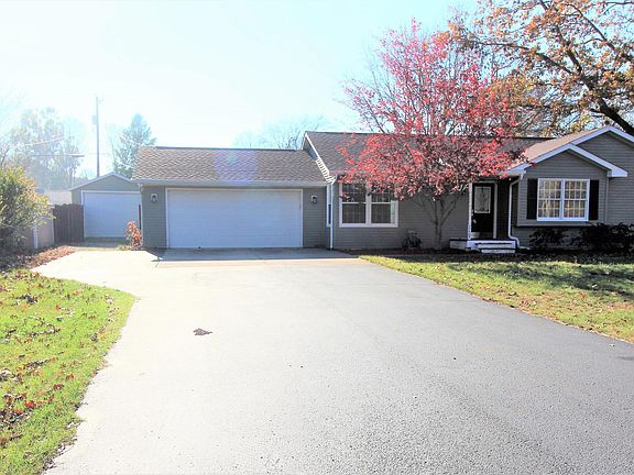 4th image of 35403 Riverview Dr