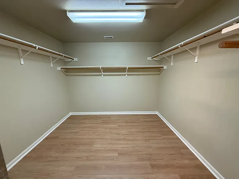 11505 Emerald Falls Dr — Photo 24
