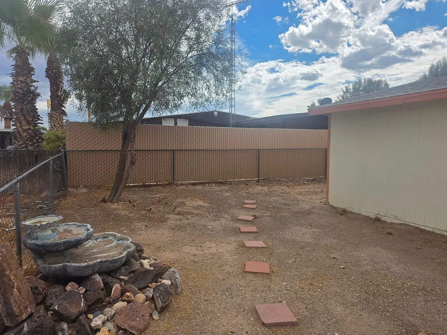 Charming 3-Bedroom Home With Oversized Garage In Holiday Shores And Pets Welcome — Photo 4