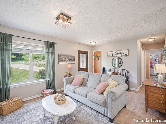 4th image of 13835 Rolling Creek Dr