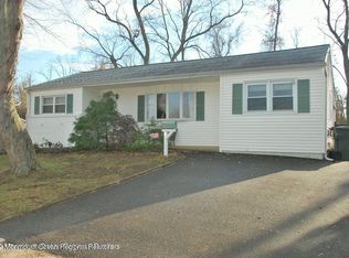 9 Courtland Dr, Hazlet, NJ 07730