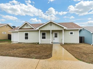 141 E Jasper Ln, Kerrville, TX 78028