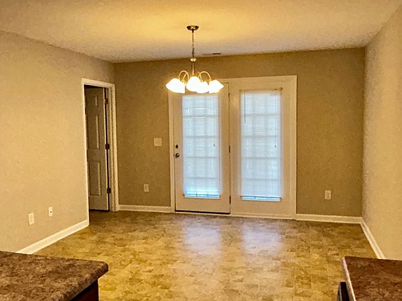 4th image of 6 Coriander Ct