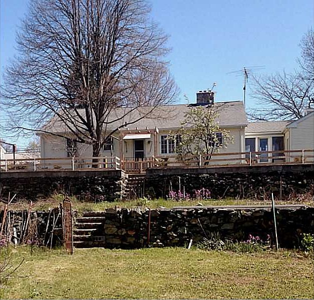 2nd image of 1468 Douglas Ave