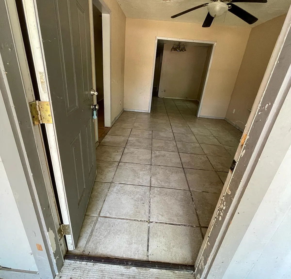 3 bed, 814 sqft, $1,695 — Photo 2