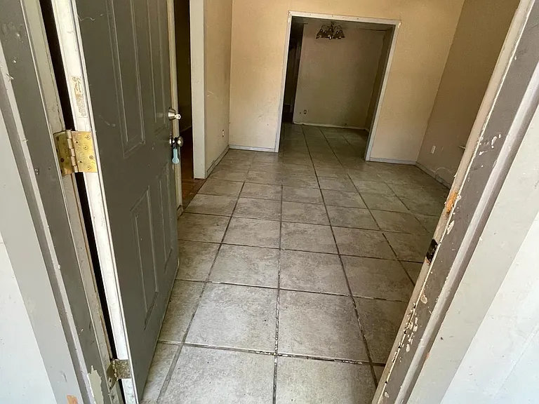 1312 S Rockwall Ave — Photo 2